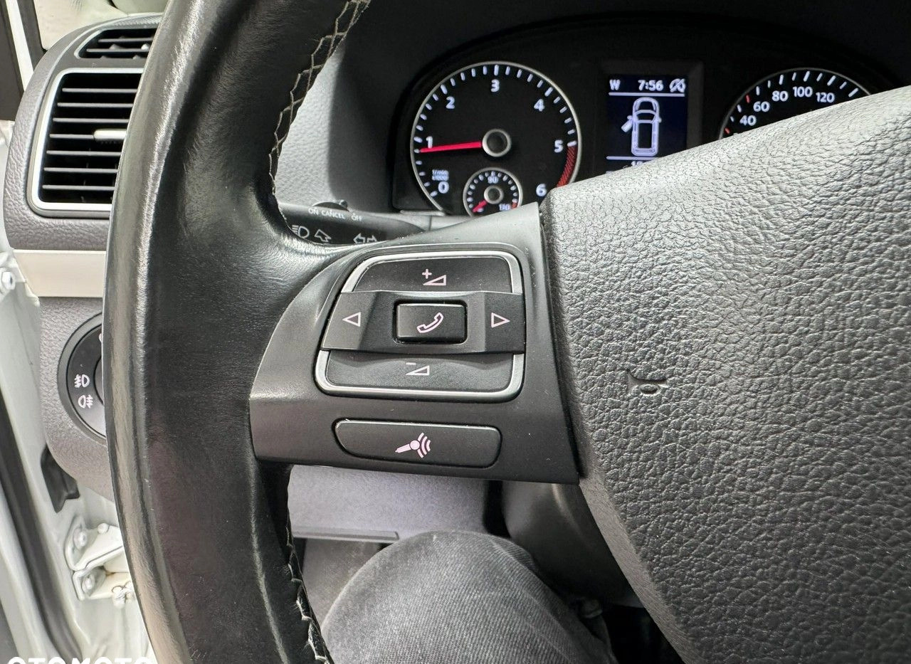Volkswagen Touran cena 42900 przebieg: 193000, rok produkcji 2015 z Zwierzyniec małe 562